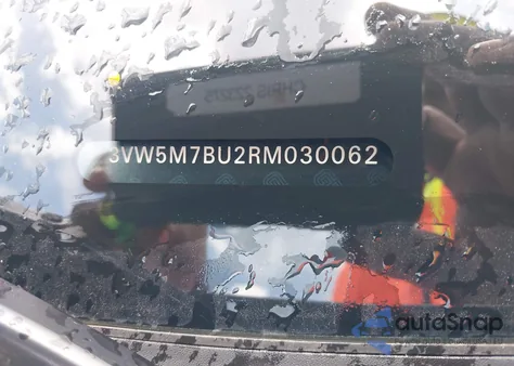 2024 Volkswagen Jetta 1.5T S z USA, uszkodzony, nr VIN 3VW5M7BU2RM030062